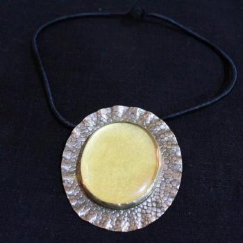 ANTIQUE STYLE NECKLACE