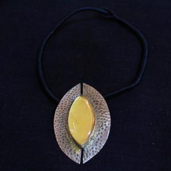 ANTIQUE STYLE NECKLACE