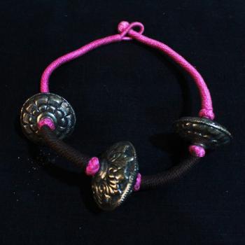 ANTIQUE STYLE NECKLACE