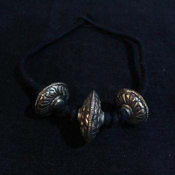 ANTIQUE STYLE NECKLACE