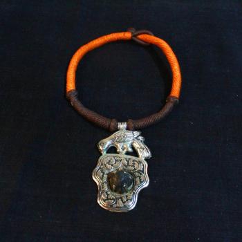 ANTIQUE STYLE NECKLACE