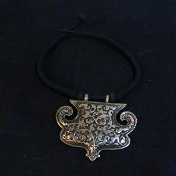 ANTIQUE STYLE NECKLACE