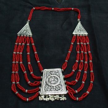 ANTIQUE STYLE NECKLACE