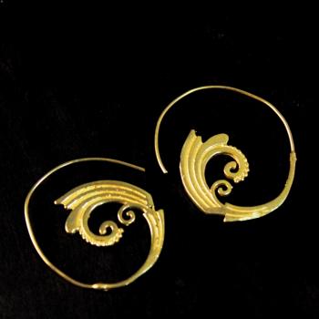 ETHNIC EARRING