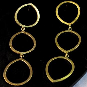 ETHNIC EARRING