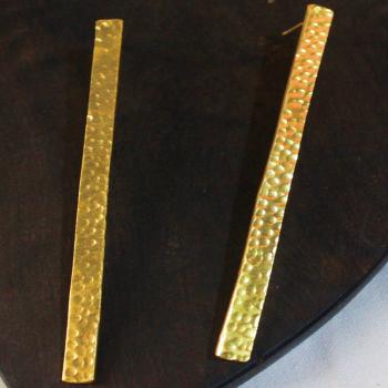 Gold plated hammered earrings