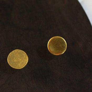 Gold plated round earrings