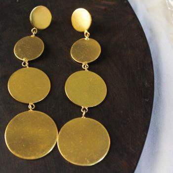 Gold plated round earrings
