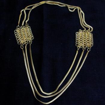 ETHNIC NECKLACE