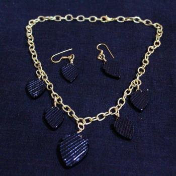 ETHNIC NECKLACE
