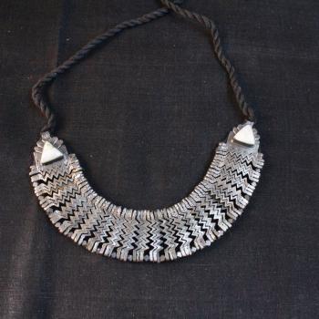 ETHNIC NECKLACE