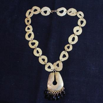 ETHNIC NECKLACE