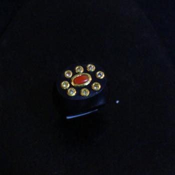 EBONY GOLD RING