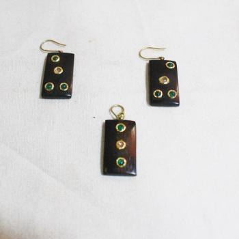 WOOD GOLD PENDANT SET