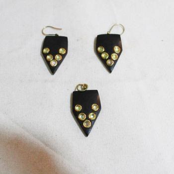 WOOD GOLD PENDANT SET