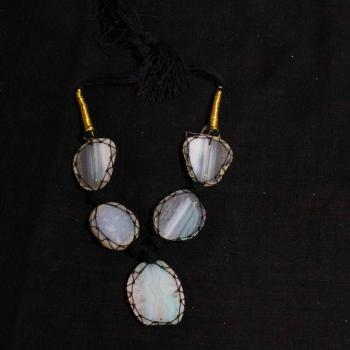 AGATE NECKLACE