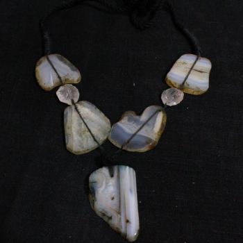 AGATE NECKLACE