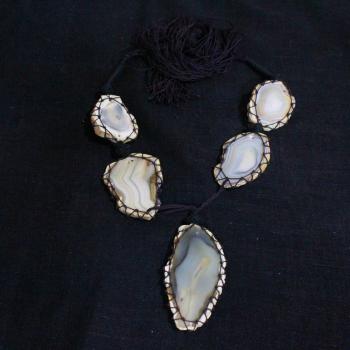 AGATE NECKLACE