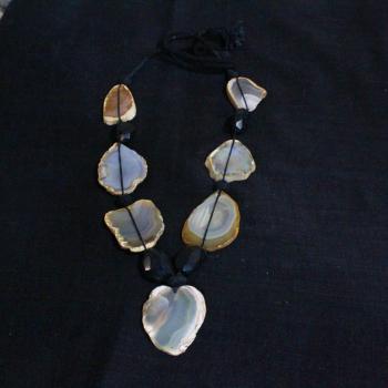 AGATE NECKLACE