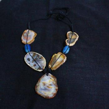 AGATE NECKLACE