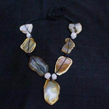 AGATE NECKLACE