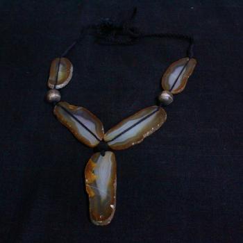 AGATE NECKLACE
