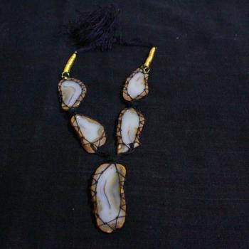 AGATE NECKLACE