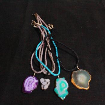 AGATE NECKLACE