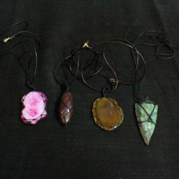 AGATE NECKLACE