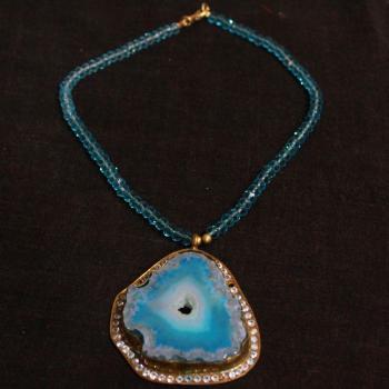 AGATE NECKLACE