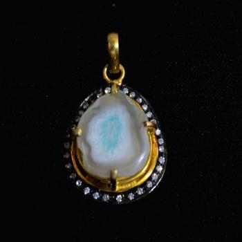 AGATE NECKLACE